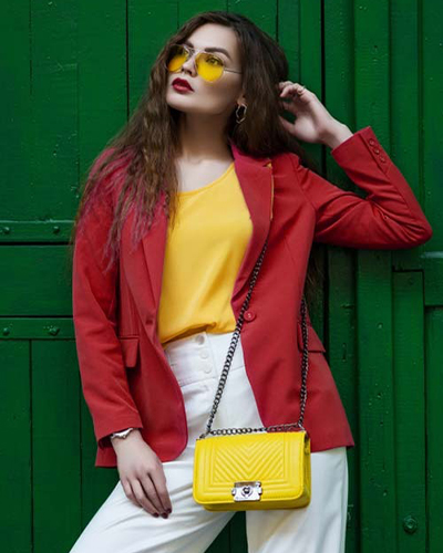 Colors that go well with red clothes – 11 outfit combinations