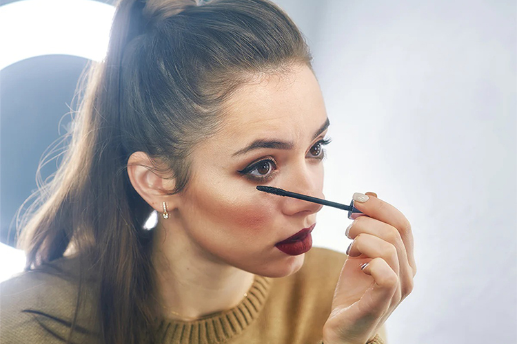 Eye makeup tips for sensitive eyes