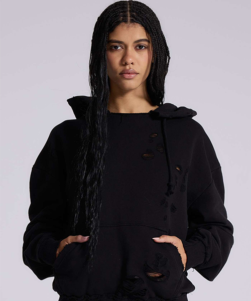 1) Pullover Bitten Hoodie in Black