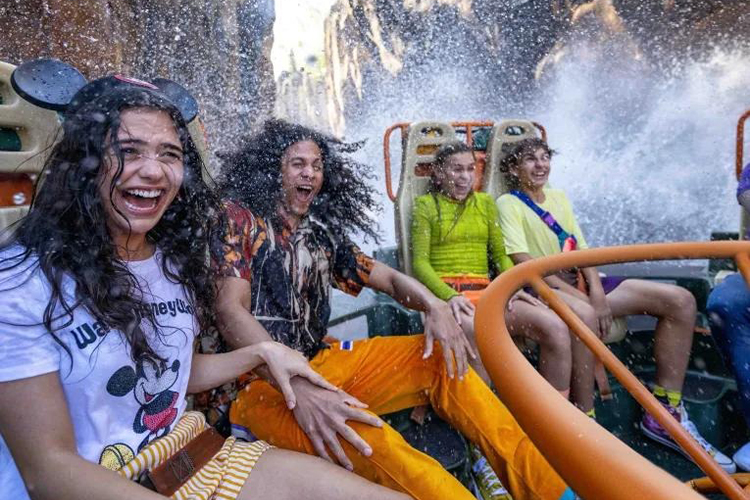 AttractionTix Review: Is AttractionTix legit for theme park tickets?